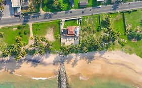 House By The Sea Hikka