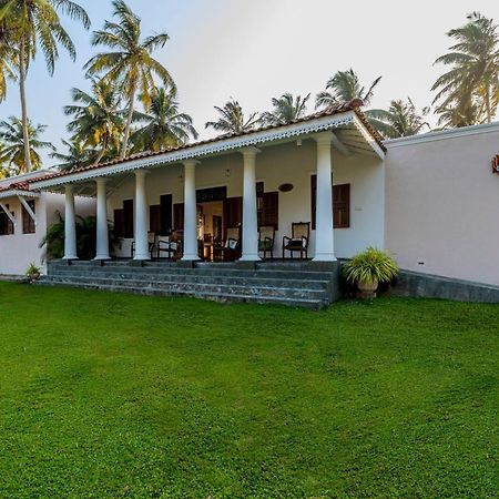 House By The Sea Hikka Hotel Hikkaduwa Exterior photo