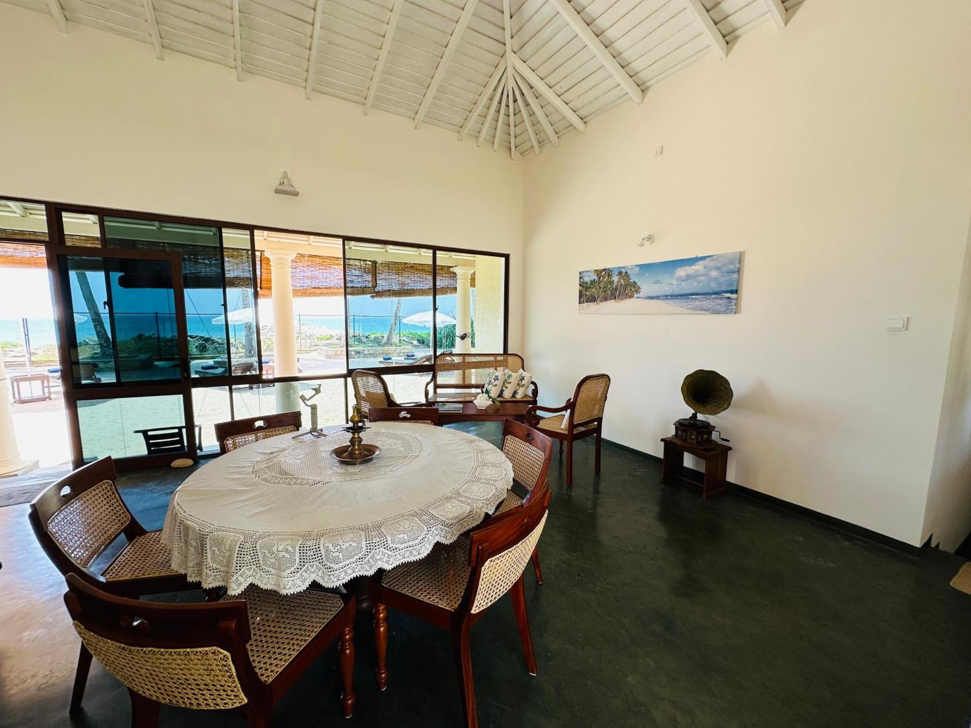 House By The Sea Hikka Hotel Hikkaduwa Exterior photo