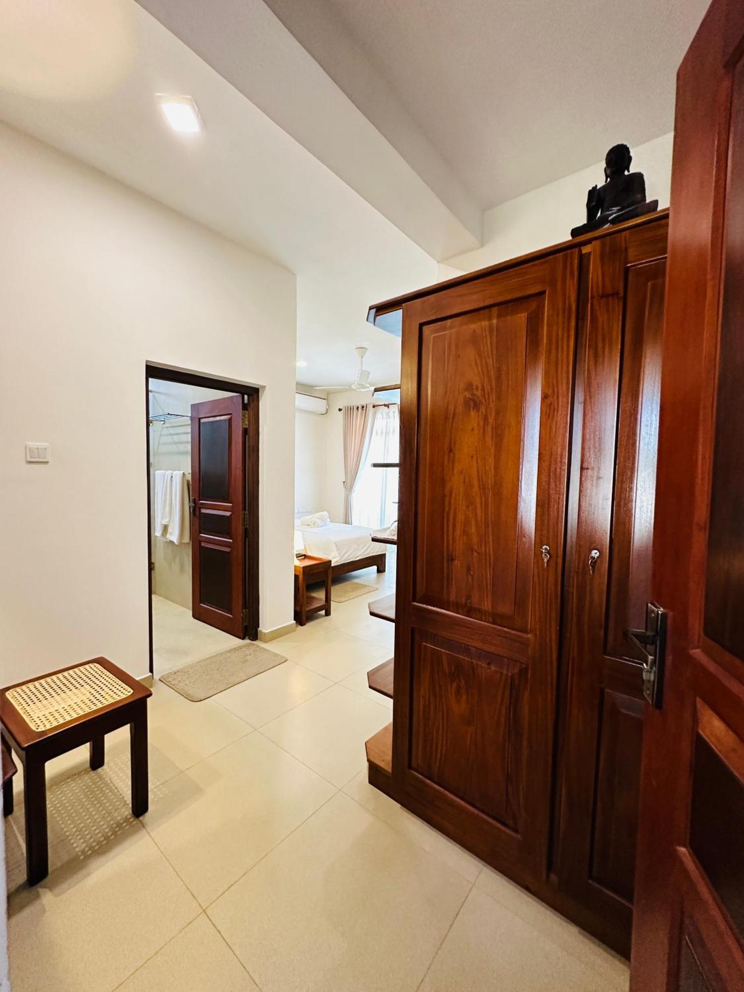 House By The Sea Hikka Hotel Hikkaduwa Exterior photo